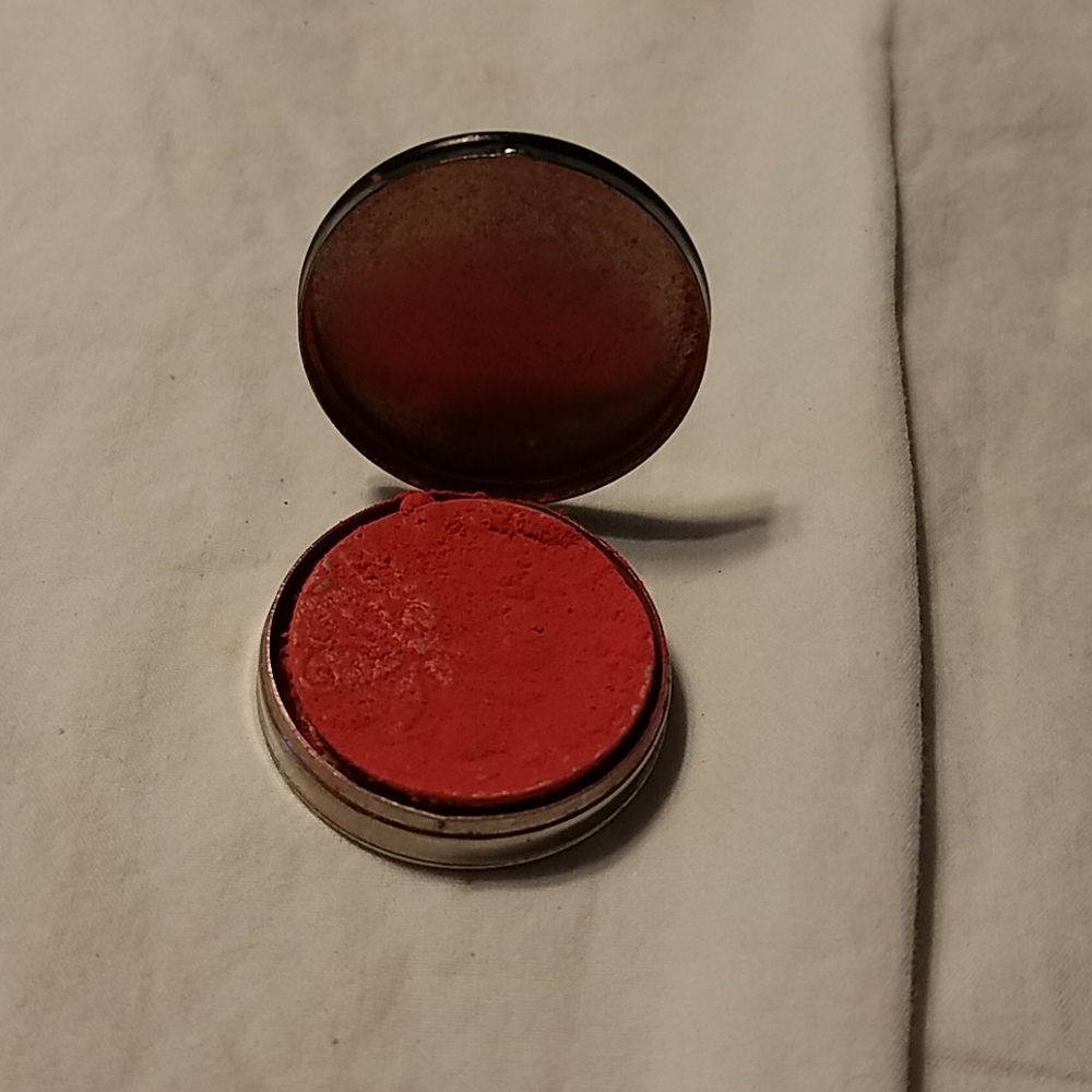 Vintage compact